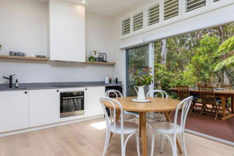 Studio By The Bay :: Jervis Bay Rentals - Accommodation Guide 2