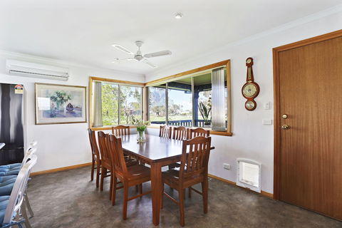 Yarragon 4 Bedroom House In Gippsland - Accommodation Asia 6