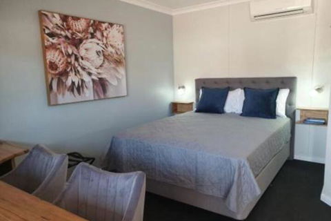 Cornwall House Accommodation - Accommodation Guide 3