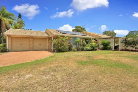Hook Wine & Sinker Hervey Bay - Accommodation Guide 5