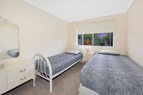 Hook Wine & Sinker Hervey Bay - Accommodation Guide 3