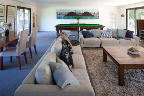 East Wing - Accommodation Guide 5