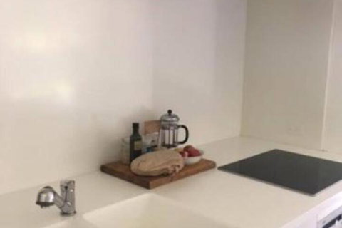 East Wing - Accommodation Guide 6