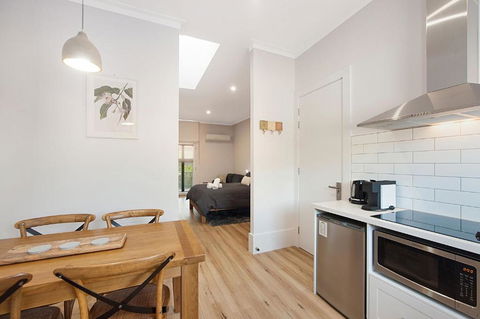 Little Hopwood Apartments No2 - Accommodation Asia 1