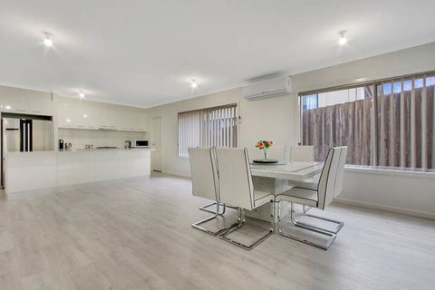 V & V Family Dream Away - Accommodation Asia 4