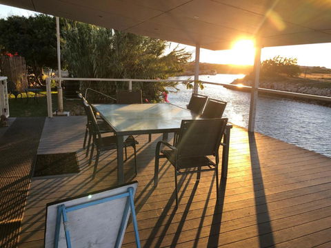 Carnarvon Beach Retreat - Accommodation Asia 4