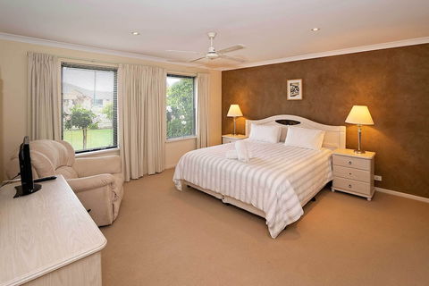 Tranquility On Troon - Accommodation Guide 1