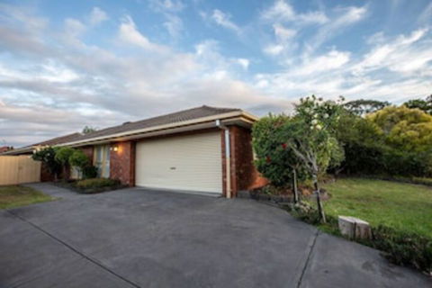 Quiet & Peaceful 3bed2bath Home @keilor Downs - Accommodation Asia 0