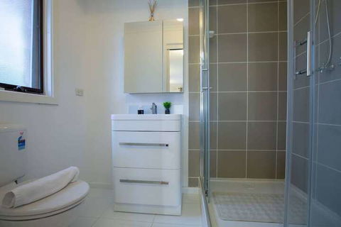 Quiet & Peaceful 3bed2bath Home @keilor Downs - Accommodation Asia 3