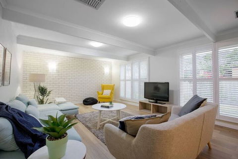 Quiet & Peaceful 3bed2bath Home @keilor Downs - Accommodation Asia 4