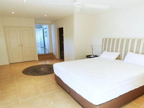 Cliff View 62 Forresters Beach Road - Accommodation Guide 3