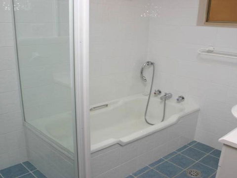 Cumbernauld #9 9 / 12 Terrigal Esp - Accommodation Guide 3