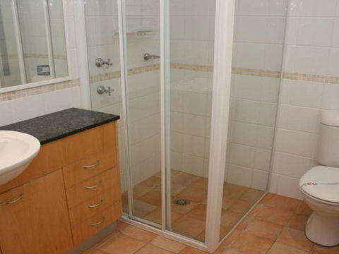 Tuscany #1 1 / 19 Campbell Crescent. Terrigal - Accommodation Guide 4