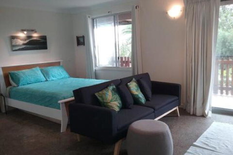 Relax & Unwind - Accommodation Guide 4