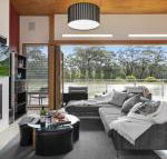 Casa sul lago quite simply a very special place - Accommodation Asia