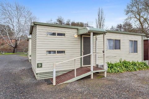 Castlemaine Central Cabin & Van Park - Accommodation Asia 3