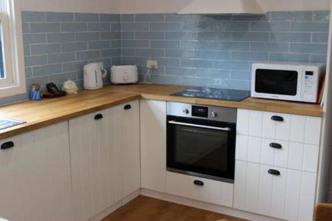 The Old Cottage At Cowes - Accommodation Asia 3