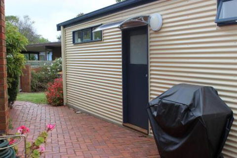 The Old Cottage At Cowes - Accommodation Asia 2