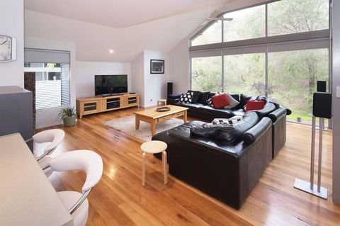 Peppy Tree House - Accommodation Guide 3