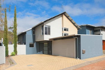 Peppy Tree House - Accommodation Guide 0
