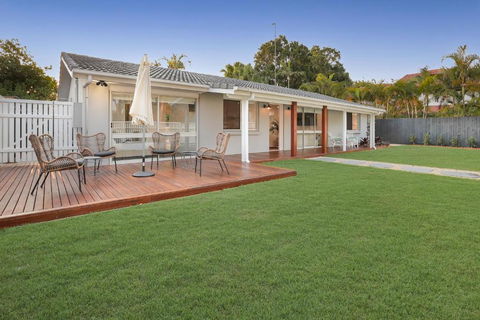 Walk To Hastings Street Noosa Sound - Accommodation Asia 5