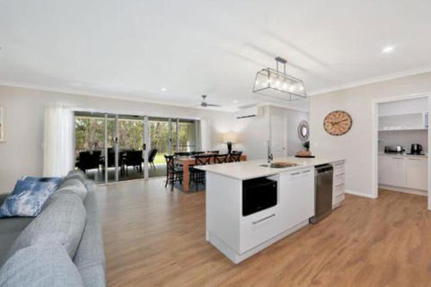 Hamptons At The Point - Accommodation Guide 4