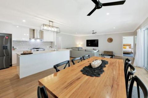 Hamptons At The Point - Accommodation Guide 0