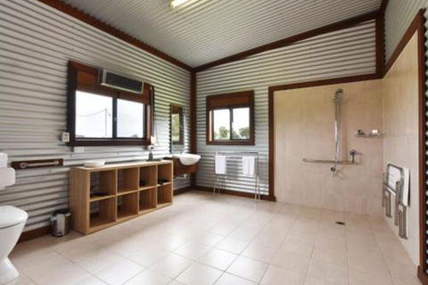 Kelman Cottage Tucked Away With Pool + Native Wildlife - Accommodation Asia 7