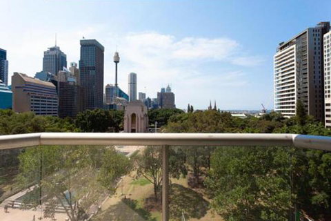 THE HYDEAWAY LUXE HYDE PARK CITY APARTMENT Hosted By LAbode Accommodation - Accommodation Asia 4