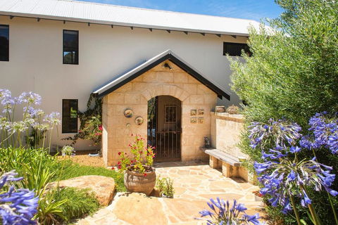 Stella - Accommodation Guide 5