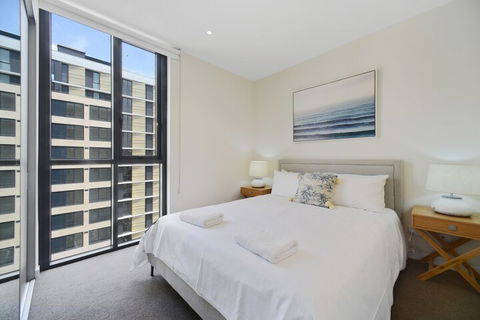 HomeHotel Luxurious High Rise Apt - Accommodation Guide 3