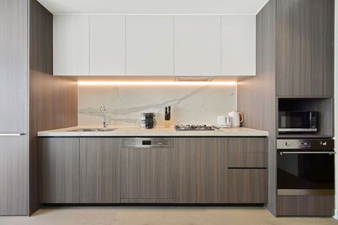 HomeHotel Luxurious High Rise Apt - Accommodation Guide 7