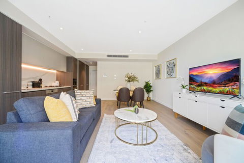 HomeHotel Luxurious High Rise Apt - Accommodation Guide 2