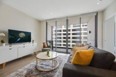 HomeHotel Luxurious High Rise Apt - Accommodation Guide 0