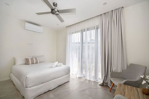 The White House Mooloolaba Beach - Accommodation Asia 1