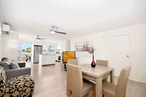 The White House Mooloolaba Beach - Accommodation Asia 5