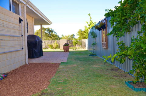 Byford House In The Glades - Accommodation Asia 5