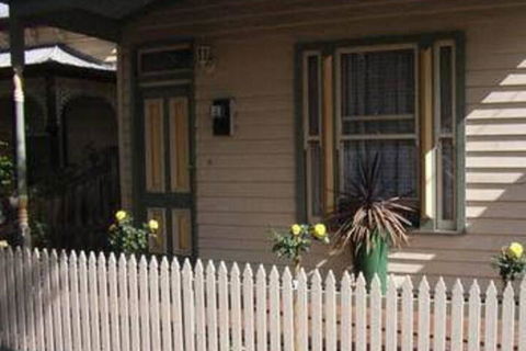 Bed & Breakfast At Stephanies - Accommodation Asia 6
