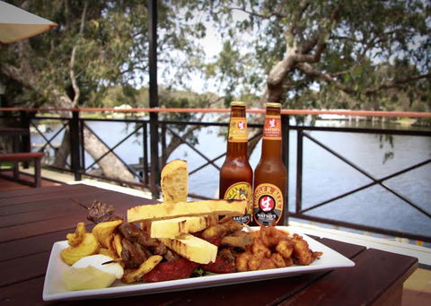 Ravenswood - Accommodation Guide 0