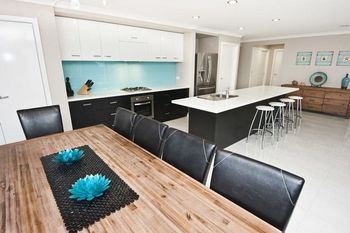 Sea Lounge - Accommodation Asia 6