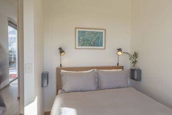 Lightshift Clunes - Accommodation Asia 4
