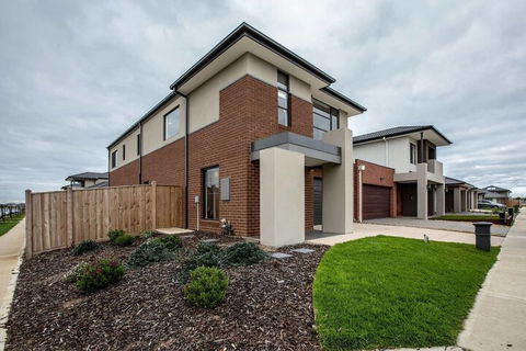 108spacious Point Cook Estate4br2btdoublegarage - Accommodation Asia 1