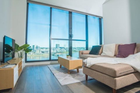 Stunning Waterview Stylish Waterfront Apt In WWP - Accommodation Asia 0