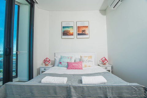 Stunning Waterview Stylish Waterfront Apt In WWP - Accommodation Asia 6