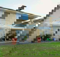 Waterfront Villa in Sanctuary Lakes - Accommodation Asia