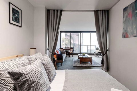 Spacious 1BD 50m From Chapel Street - Accommodation Guide 1