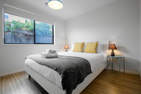 Lightful Charming House With Free Parking - Accommodation Asia 4
