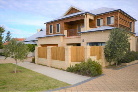 Terrific Townhouse - Accommodation Asia 3