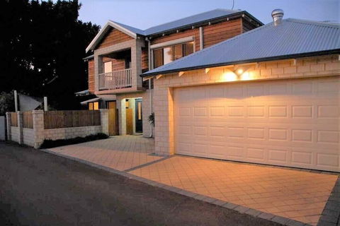 Terrific Townhouse - Accommodation Asia 4