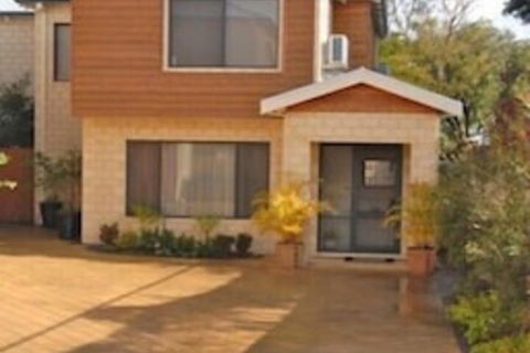 Terrific Townhouse - Accommodation Asia 1